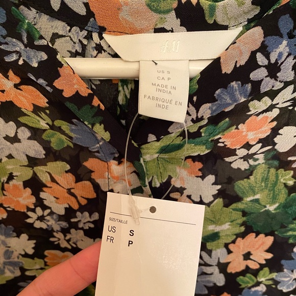 H & M Floral Blouse - Picture 3 of 3